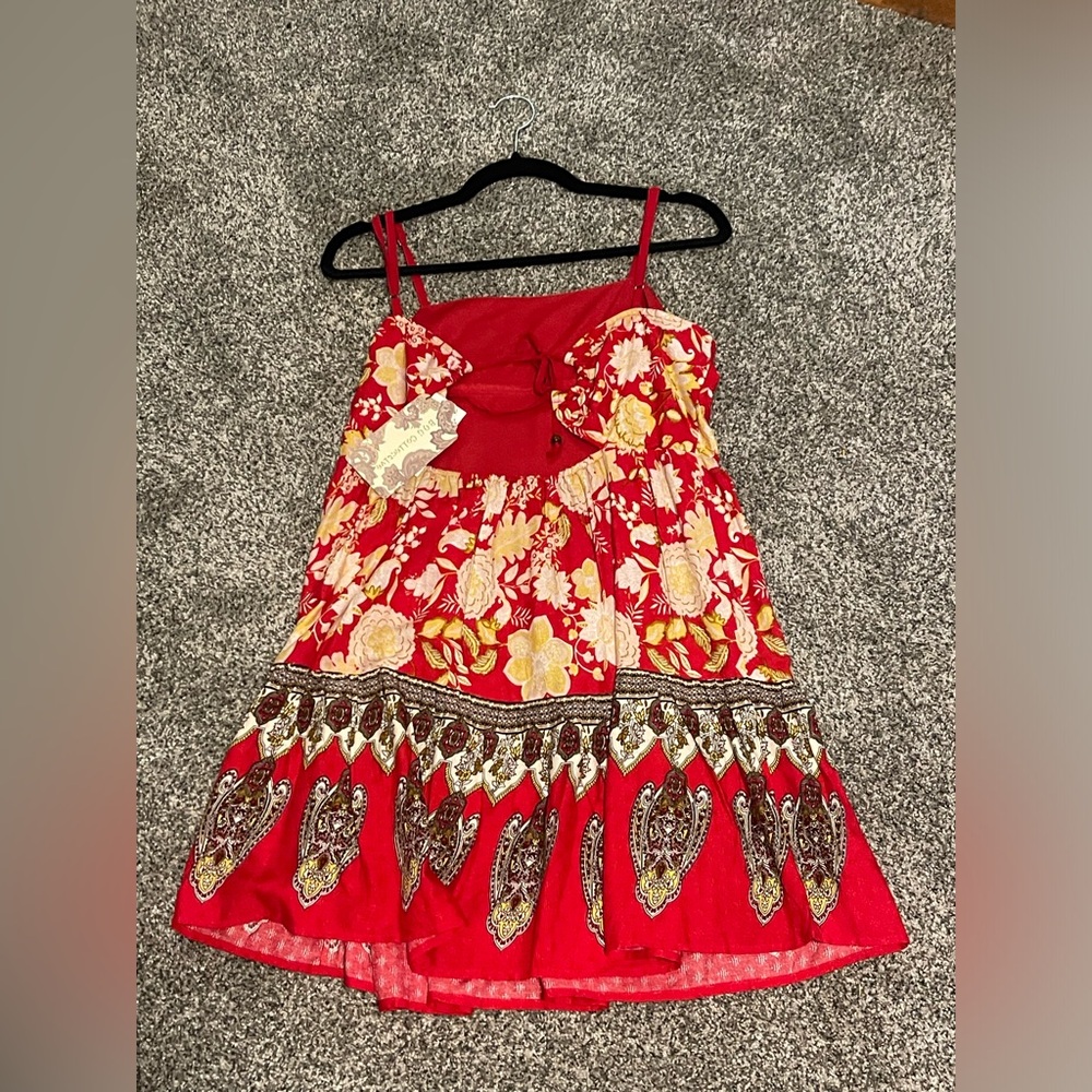 BAND OF THE FREE WOMEN'S LOVE IS ALL AROUND FLORAL PRINT SLEEVELESS MINI DRESS - Picture 4 of 5